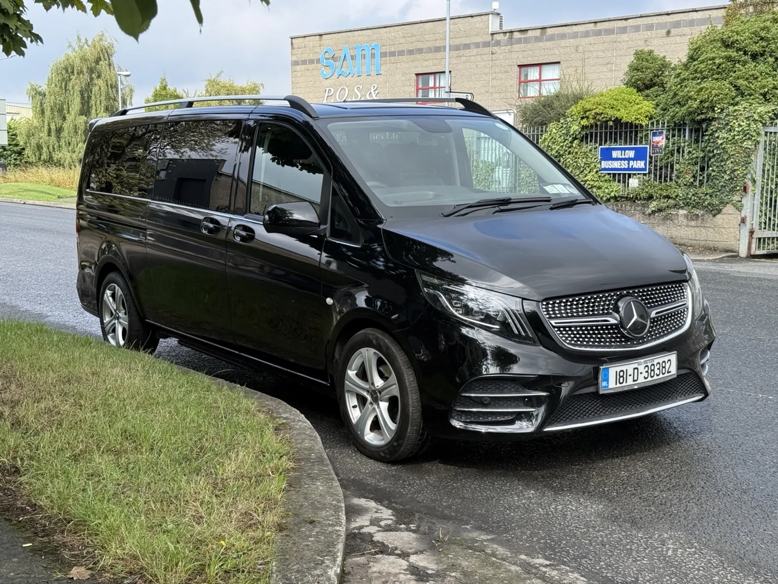 Black Mercedes-Benz executive passenger vehicle operated by Black Car Ireland